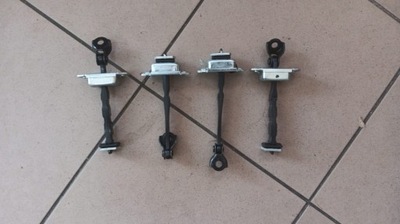 Ограничитель дверь renault arkana состояние jak nowa фото №1