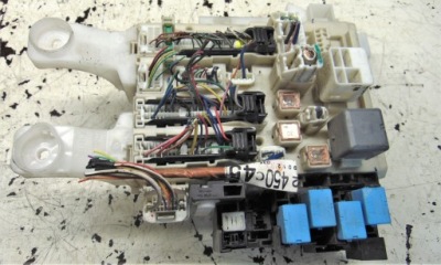 Коробка предохранителей toyota rav4 iii 2.2d europa фото №1
