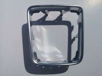 Vw tiguan рамка передач хром 5n0711113s фото №1