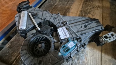 Обігрівач кондиціонера задня audi q7 4l0820004c фото №1