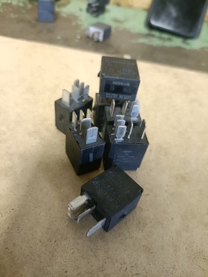 QASHQAI II J11 15R RELAY 252309F905  