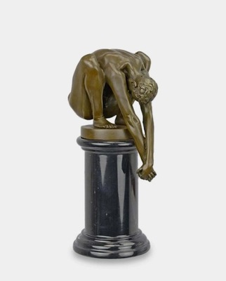 Mężczyzna z Opuszczoną Głową Nurek Rzeźba z Brązu
