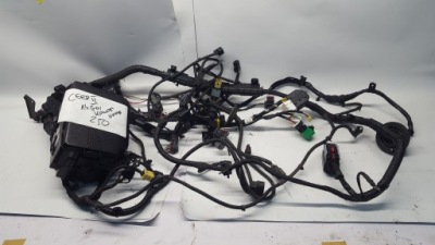 Корпус запобіжників електропроводка kpl. kia ceed ii 1.4 1,6 2012- фото №1