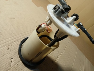 Насос топлива toyota avensis t25 0580300013 фото №1