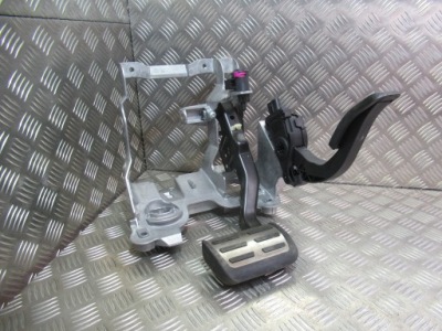 Audi a4 rs4 педаль гальма газу 8k1721117 4f1723523 фото №1