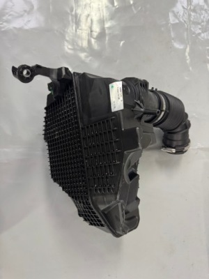 Корпус фильтра воздуха расходомер 165009775r 165871278r renault dacia фото №1