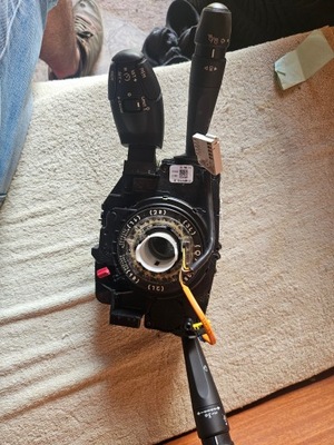 Переключатель комбинированный peugeot 208 98072680zd фото №1