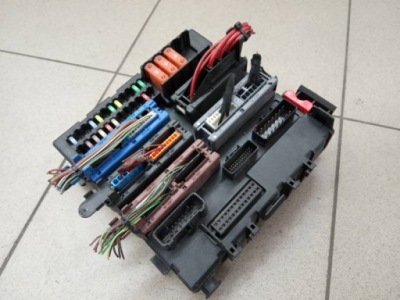 Signum vectra c коробка предохранителей 13205776fr фото №1