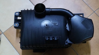 Корпус фільтра повітря master ii 2.2 / 2.5 dci фото №1