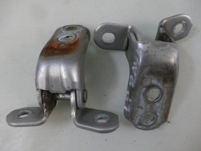 Toyota rav4 ii lift петлі двері лівий перед 1d4 фото №1