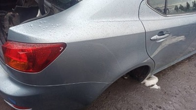 Lexus is ii 05- крила правий задня фото №1