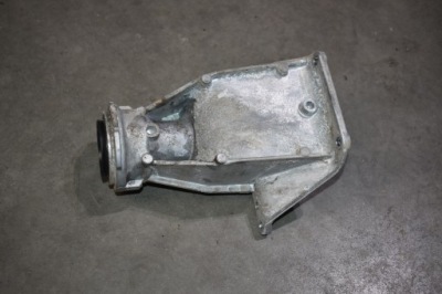 Идеальный кронштейн полуось bmw 1 фото №1