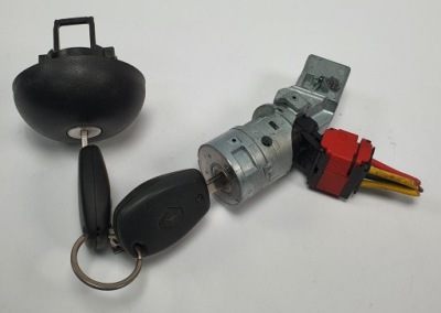 Кришка заливної пального 8200463085 renault master фото №1