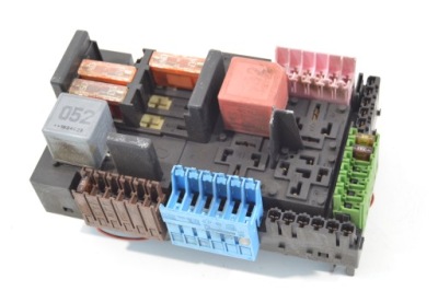 Коробка предохранителей mercedes w213 e-klasa 2139068701 фото №1