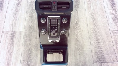 Volvo v40 ii панель кондиционера консоль фото №1