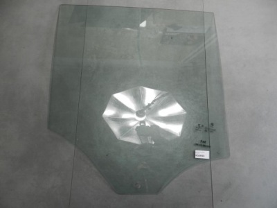 Bmw x1 f48 стекло правая задняя 2017 фото №1