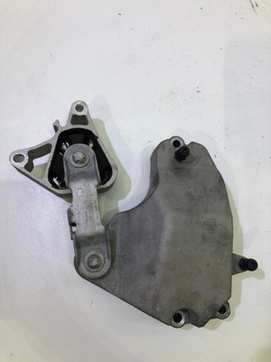 Mercedes w246 кронштейн двигуна фото №1