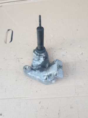 Кронштейн двигателя mercedes r107 w126 5.0 1162235104 фото №1