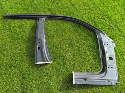 Mercedes glb 247 обшивка праве поріг стійку фото №1