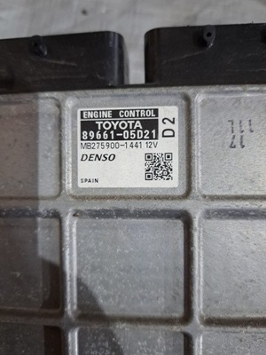 Блок управления toyota avensis t27 89661-05d81 фото №1