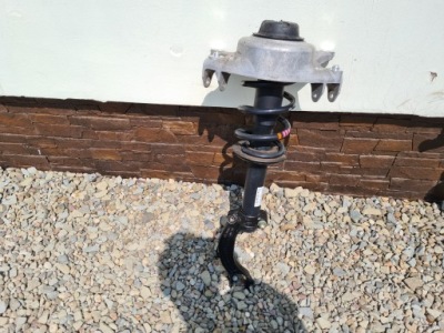 Audi a4 b8 рестайлинг  амортизатор левое  перед 8k0031bc фото №1