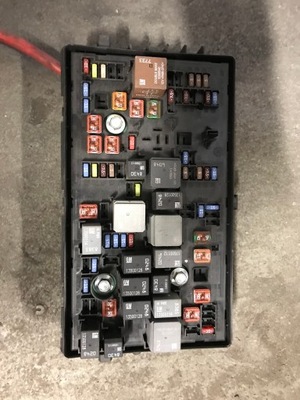 Коробка запобіжників opel 13275874 ma фото №1