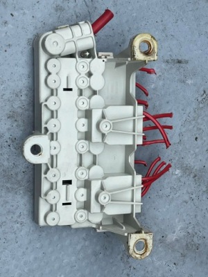 Bmw 5 e39 предохранитель 8387545 фото №1