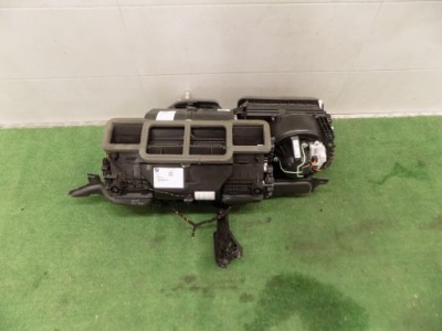 Bmw i8 l12 отопитель 9290519 фото №1