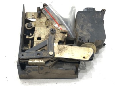 Замок крышки задняя mercedes w639 bus фото №1