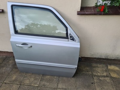 Дверь передние перед правое jeep patriot фото №1