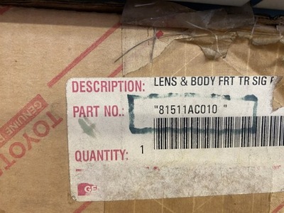 Поворотник правый toyota avalon 81511-ac010 фото №1