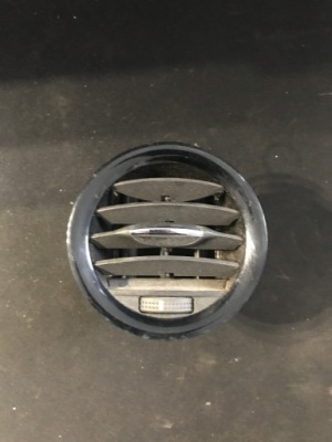 Решётка средняя обдув opel corsa d adam 13203702 фото №1