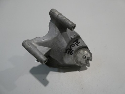 Vw touareg кронштейн двигуна 070199308a фото №1