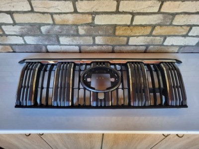 Решётка радиатора решётка радиатора бампера toyota land cruiser 150 lift 53111-60c10 фото №1