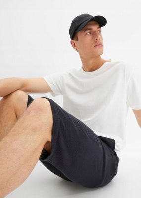 BERMUDY MUŚLINOWE REGULARNY FIT CZARNE 3K5G13 Bonprix 54