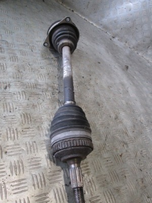 Привідний вал ліва перед citroen saxo 99-04 1.4 автоматична коробка передач фото №1