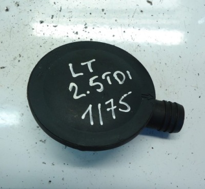 Vw lt 2.5tdi вентиляція картера 068129101a фото №1