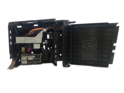 Корпус коробка запобіжників opel meriva i a фото №1