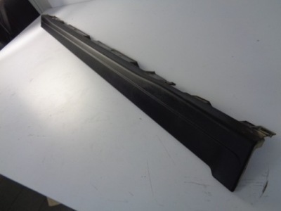 Молдинг поріг права mercedes gla h247 2019- eqa w243 фото №1