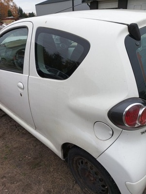 Задняя левая стекло кузовная toyota aygo 2010 rok фото №1