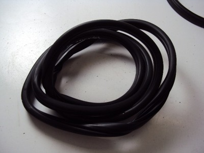 Прокладка дверь левый задняя kia sportage iii 10- фото №1