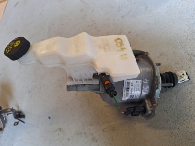 Усилитель тормозов насос тормозная citroen ds4 ii 9841943080 фото №1