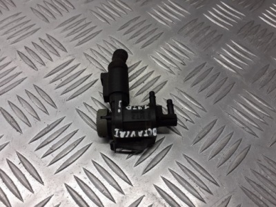 Клапан вакуумa octavia i 1.9 tdi 1j0906283c фото №1