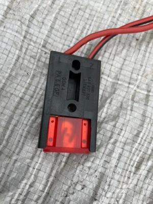 Vw skoda колодка штекер запобіжник 8a0937530 фото №1