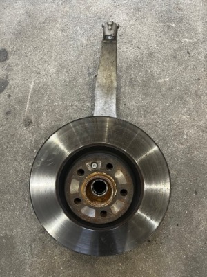 Volvo v60 ii s60 iii 2018-2024 поворотный кулак левая передняя диск ступица фото №1