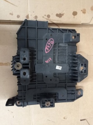 Kia carens iv основание аккумулятор 37150-a4109 фото №1