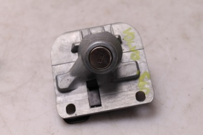 Вкладка замок кришки багажника volvo s60 31253043 фото №1