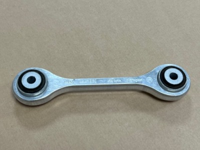 Audi a6 a7 q7 соединитель тяга стабилизатора 4m0411317l фото №1