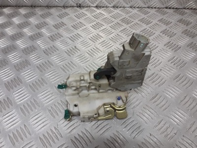 Замок двері правий перед nissan primera p11 фото №1