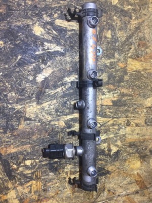 Audi q7 4l 4.2 tdi молдинг впрыскная 057130089k фото №1